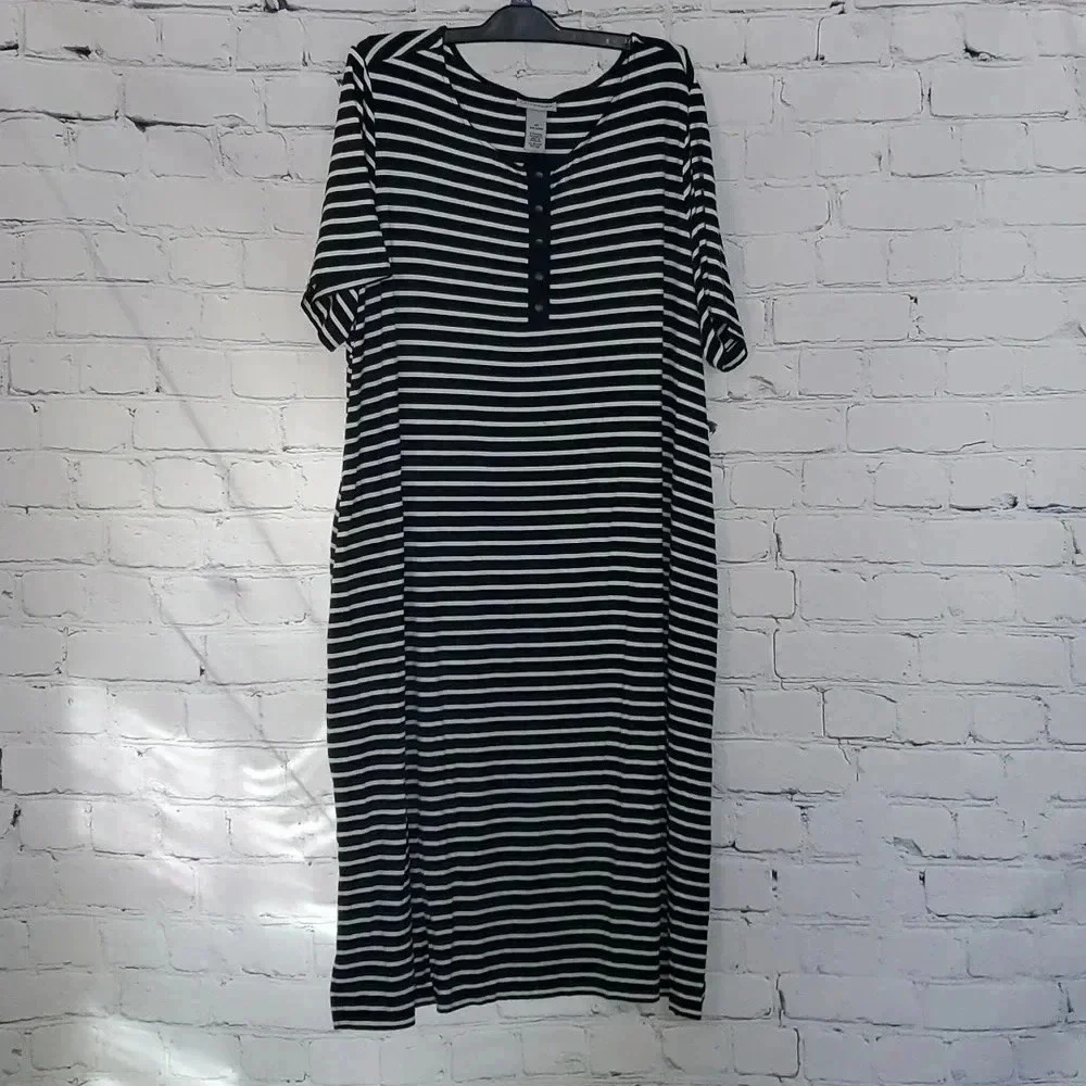 Catherine's Black and White Striped Dress with Side Slits and Pockets - Picture 1 of 6